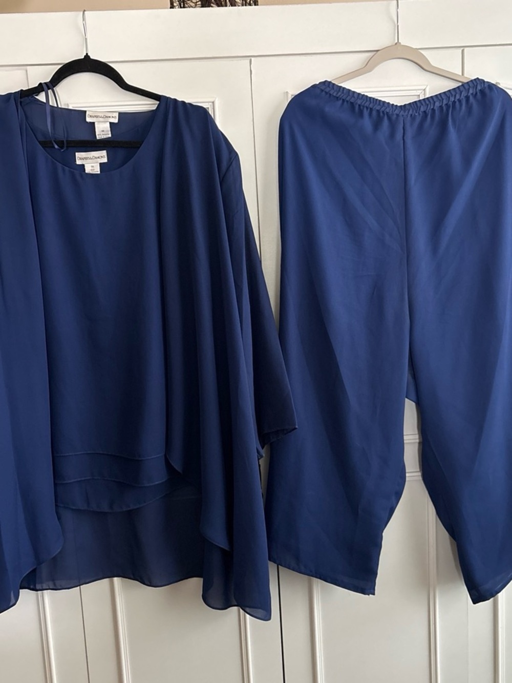 Drapers & Damon’s 3-piece chiffon pant set